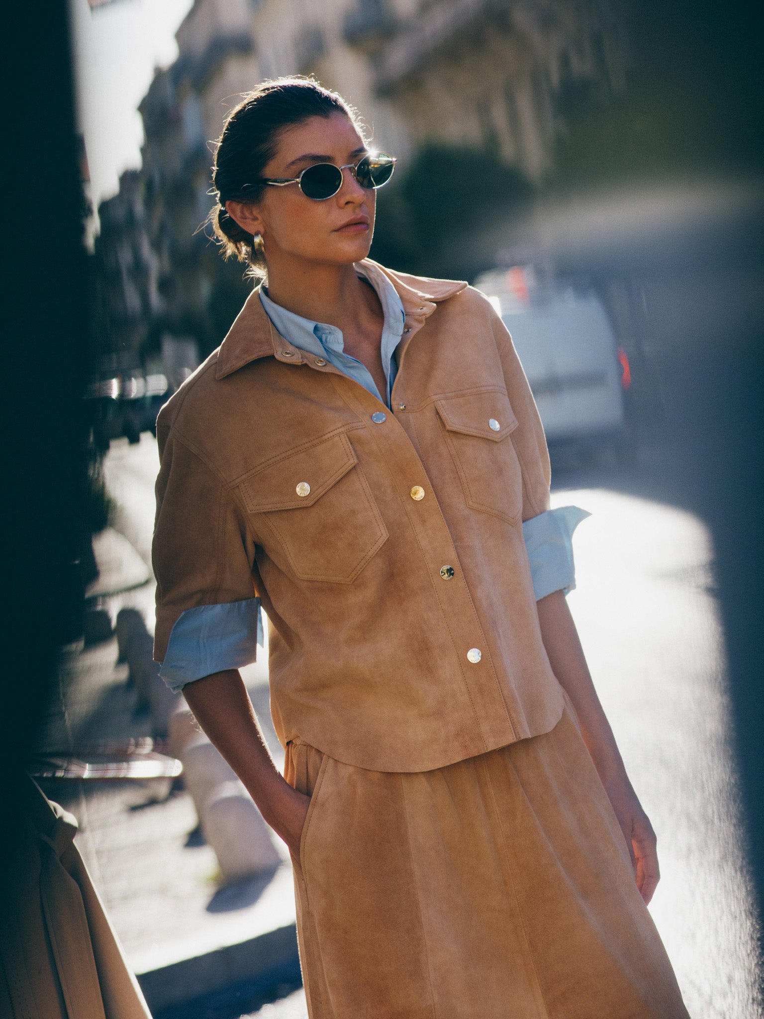 Modelshot / Tan / Detail